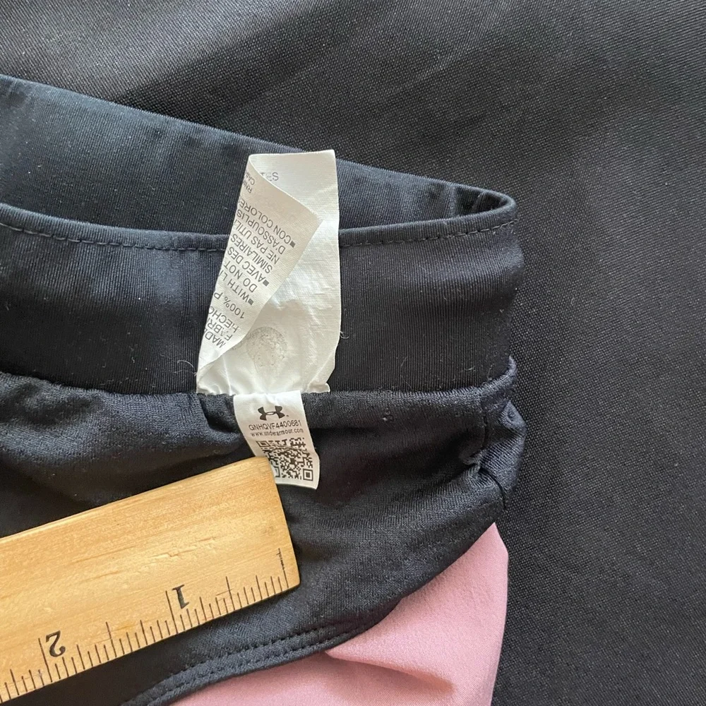 Under Armour Pink Athletic‎ Shorts Lightweight Relaxed Fit
